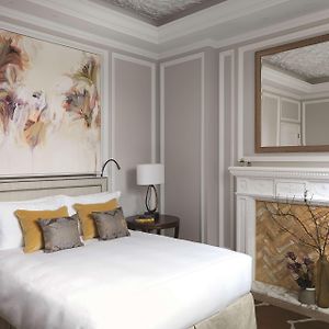 Deluxe Zimmer mit Kingsize-Bett